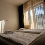 Green Garden Apartment