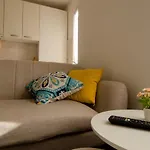 Green Garden Apartment