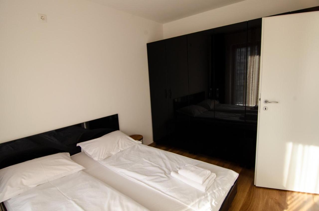 Garden Apartment *